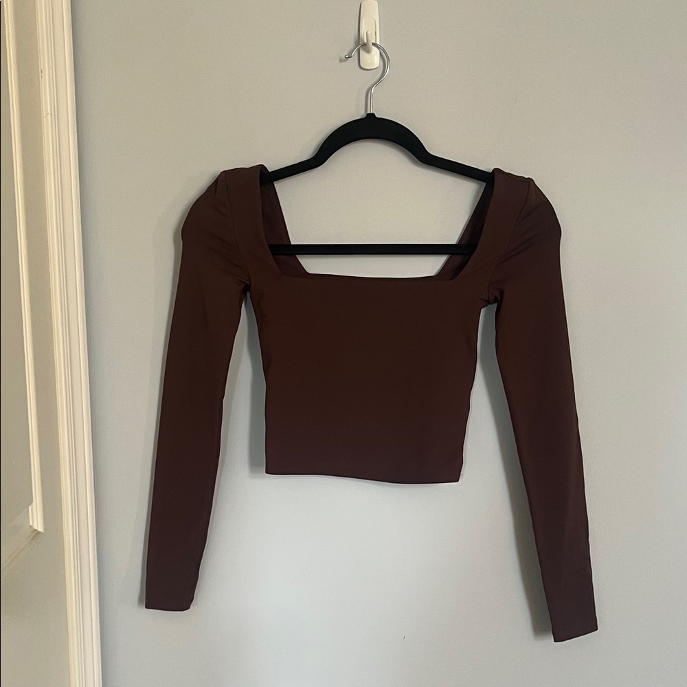 Aritzia Brown Contour Long sleeve Crop Top - Picture 2 of 3